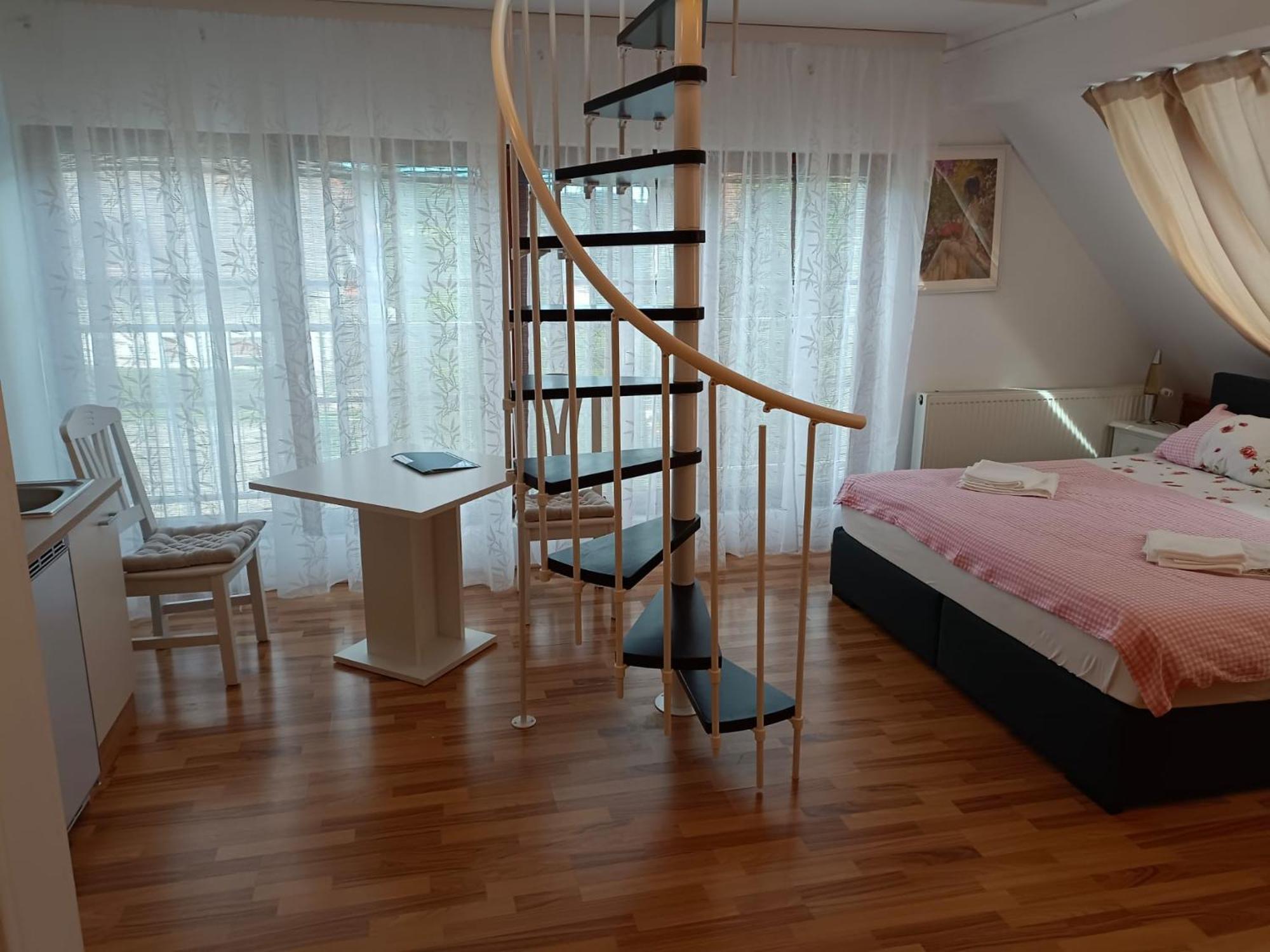 Pension Donaublick Grein 2 In Stifterstrasse19.公寓 外观 照片